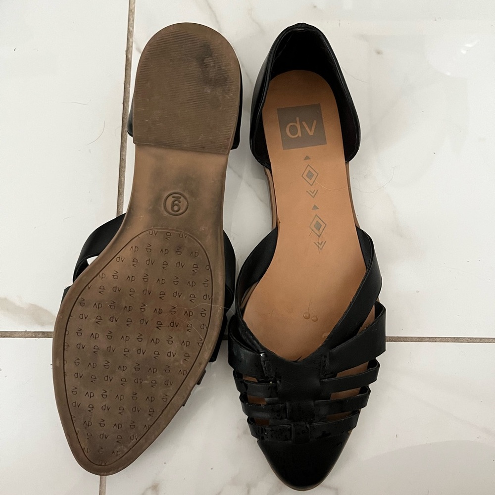 DV DOLCE VITA size 9 pointed toe flats
